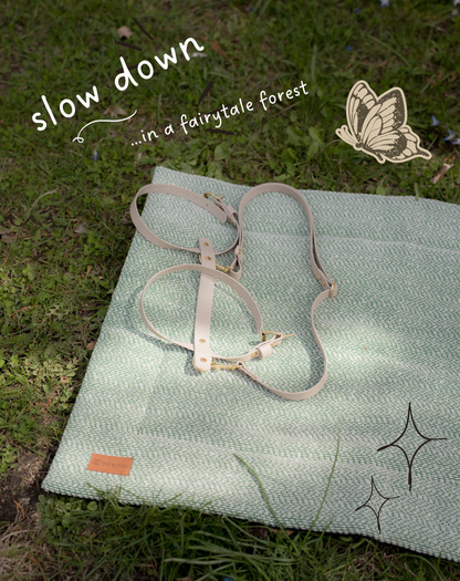 Mata podróżna OUTDOOR z regulowanym zapięciem powiew zieleni - SET