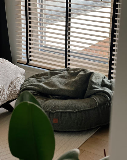 Legowisko Norka Baranek ze zdejmowanym pokrowcem w kolorze MOCNA MATCHA